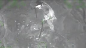 След 30 часа във водата спасиха сърфист, заседнал в риф