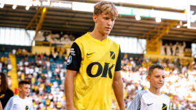 Пенсионира се на 18, за да се посвети на обществото