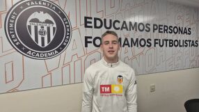 Талант на Славия тръгна по стъпките на Любо Пенев