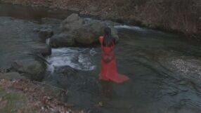 Смелост и вяра: Жени се потопиха в ледените води на р. Първенецка за Йордановден по стар стил