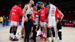 Бебета засенчиха Саша Везенков в поредния му силен мач (ВИДЕО)