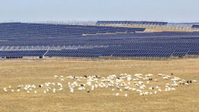 Втората икономика в света строи мегаелектроцентрала в пустинята
