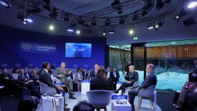 Срещата в Давос, с фокус Гренландия: Услула фон дер Лайен обеща „твърда европейска реакция“ на амбициите на Тръмп