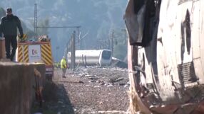 Трагедията с влакове в Испания: 6-годишно намерено по чудо край релсите, загубило цялото си семейство 