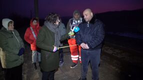 Призрачна гара: Перон на жп спирка в монтанско село застрашава живота на пътуващи