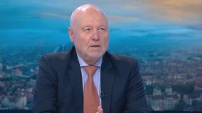 „Проблемът не е жена президент, а че за нея са гласували единици“: Тагарев с остра критика към Йотова