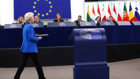 ЕС отвръща на Доналд Тръмп: Със замразяване на търговското споразумение със САЩ