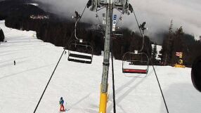 Задържан е мъж, счупил две кабинки на въжения лифт в Боровец