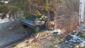 След гонка с полицията шофьор се заби в телена ограда