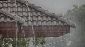 Евакуираха къщи в Атина заради обилните дъждове