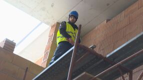 За едносменен режим за всички учениците в София над 40 училища трябва да бъдат разширени