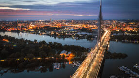 Протест в Белград след акция на полицията срещу студенти в Нови Сад