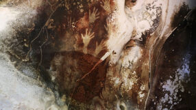 Откриха най-ранното известно пещерно изкуство в света