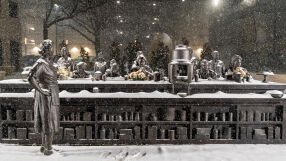 Извънредно положение в най-малко 18 щата в САЩ, рафтовете в супермаркетите се изпразват