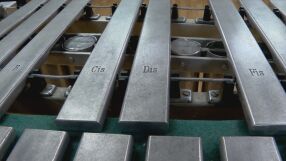 Как милион стотинки с тегло на слон се превръщат във вибрафон? Попитайте старозагорци