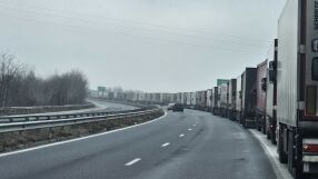 Над 15 км е опашката от тирове преди ГКПП "Капитан Андреево" (СНИМКИ)