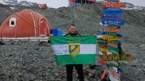 Мебелист от Пазарджик обзавежда българската база на Антарктида