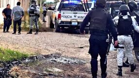 Ужас в Мексико! 11 загинаха при стрелба на футболен мач (ВИДЕО)