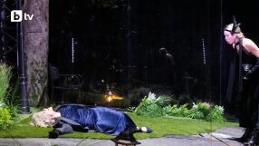 Спектакълът "Албион" с грандиозна премиера в Младежкия театър