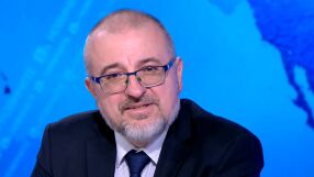 Доц. Пламен Ралчев за присъединяването на България към Съвета за мир: Поведението на страната ни е скандлано 