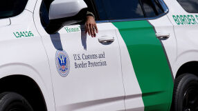 Поредна стрелба в САЩ: Граничен полицай стреля по човек близо до границата с Мексико
