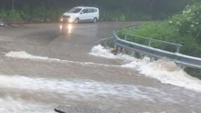 Наводнение на пътя Ивайловград - Славеево