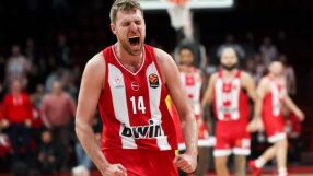 Олимпиакос пречупи Барселона, Везенков с "дабъл-дабъл"