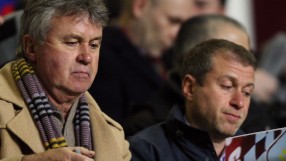 Холандският специалист Гуус Хидинк официално беше назначен днес за временен мениджър на Челси