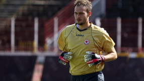 Новият вратар на ЦСКА пропуска мачовете със Зимбру