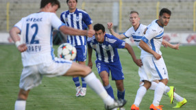 Левски загуби от Волга в контрола с два червени картона (СНИМКИ)