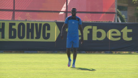 Френски нападател тренира с Левски (ВИДЕО)