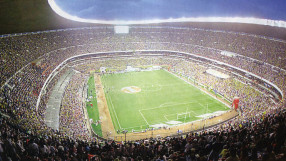 Клуб Америка и Бенфика в атмосферата на стадион  