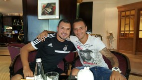 Събраха се - Старокин надъхва Божинов преди мач от Шампионска лига (СНИМКИ)