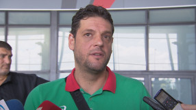 Пламен Константинов остава треньор на волейболистите