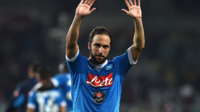 Президентът на Наполи: Гонсало Игуаин ще предаде себе си, ако напусне