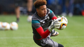 Вратар на Ливърпул стана нападател