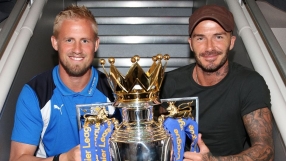 Трофеят на Висшата лига отново в ръцете на Дейвид Бекъм (СНИМКИ)