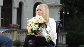 Лили Иванова честити празника на 