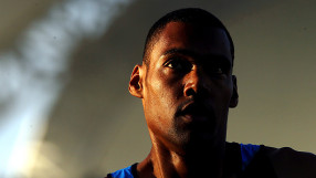 Парализираният шампион, който проходи на сватбата си (ВИДЕО)