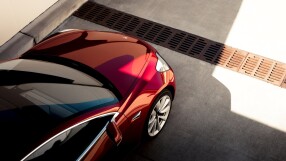 Заводът на Tesla в Шанхай отново отваря, въпреки страха от COVID-19