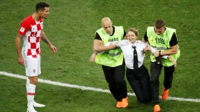 15 дни затвор за групата, нахлула на финала на световното 