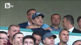 Беларус посрещна Марадона с хляб и сол (ВИДЕО)