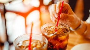  Данък „безалкохолна напитка“? Намалената консумация на добавена захар предпазва децата, смятат експерти