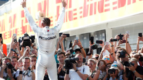 Безгрешен Хамилтън завърши полусезона с успех в Унгария