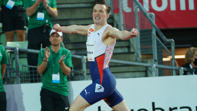 Вархолм прати в историята 29-годишен рекорд на 400 м с препятствия 