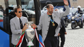 Без шампионски парад за властелина на Европа (ВИДЕО)