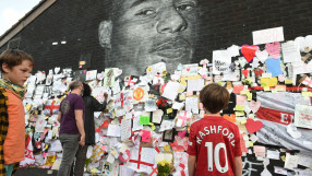 Поправено с любов: Графитът на Рашфорд обедини Англия (ВИДЕО)