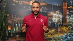 Депай пристигна в Каталуния, премина медицински тестове (ВИДЕО)