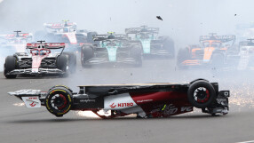 Зловеща катастрофа, драма и триумф за Сайнц-младши