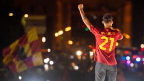 Хиляди тифози на 